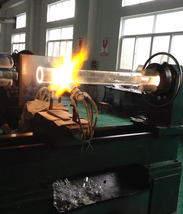 Applications of quartz glass tubes